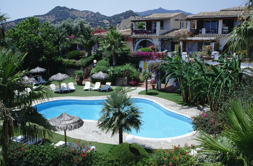 Residence Le Bouganville Villasimius Extérieur photo